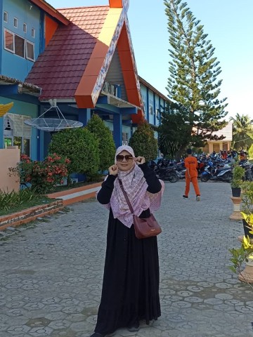 Titi Wahyuni, S.Pd